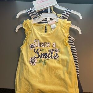 Brand new with tags toddler girls outfit. With scrunches.